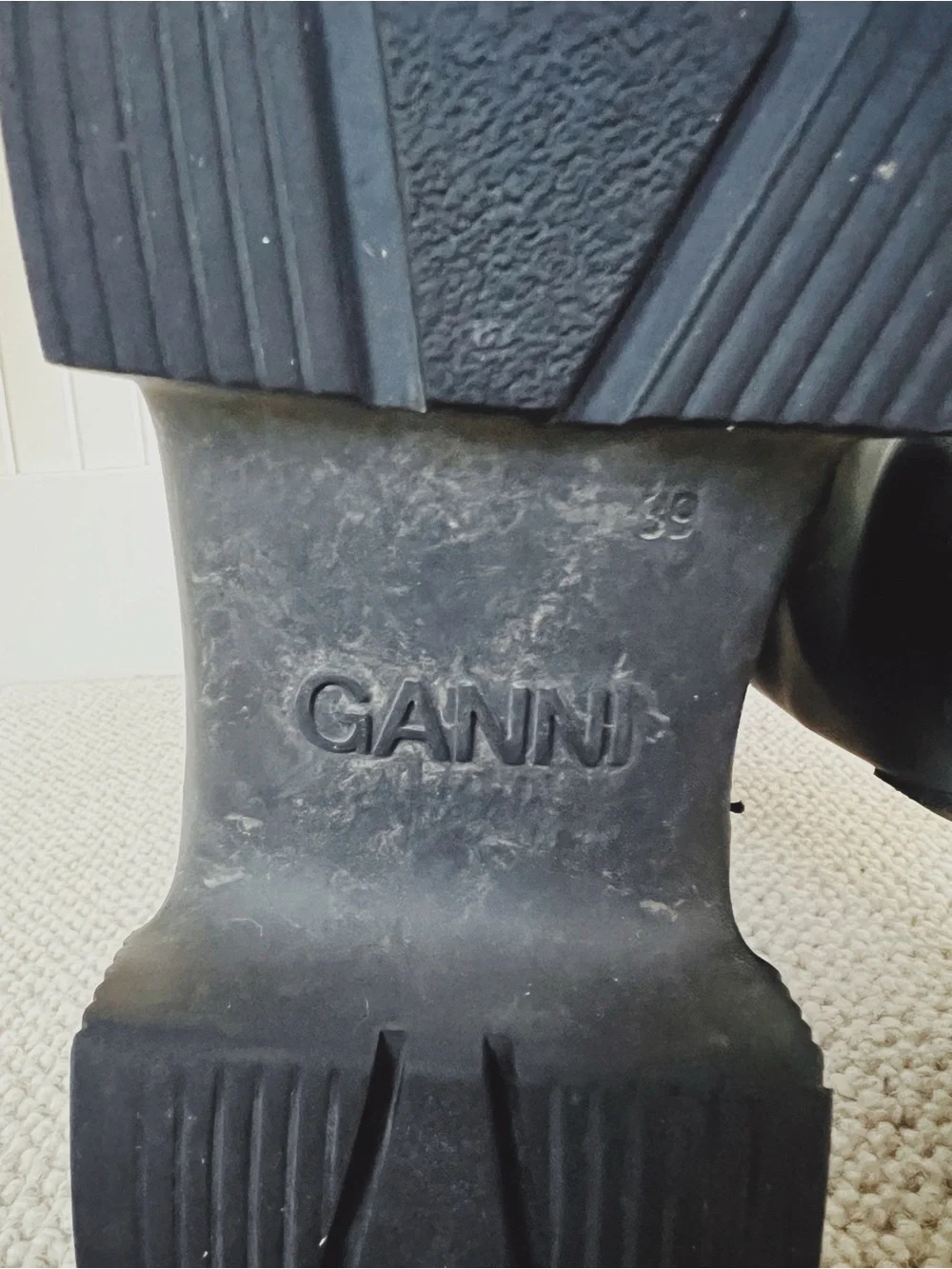 Ganni super cute